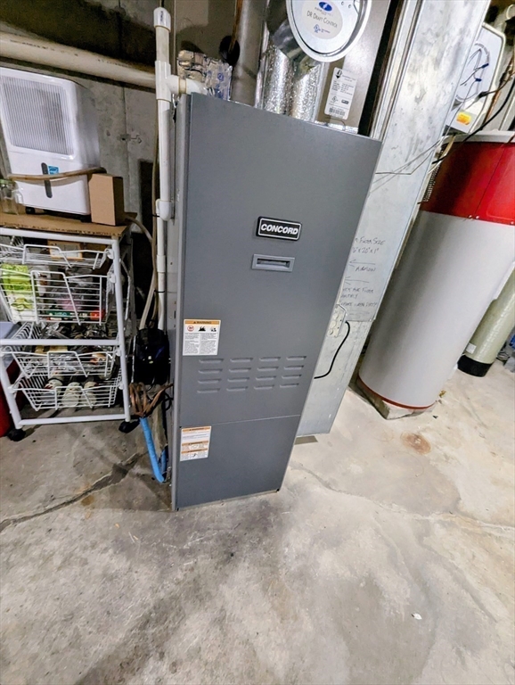 Franklin, Massachusetts 02038, United States, 4 Bedrooms Bedrooms, ,3 BathroomsBathrooms,Residential,Pending,202597