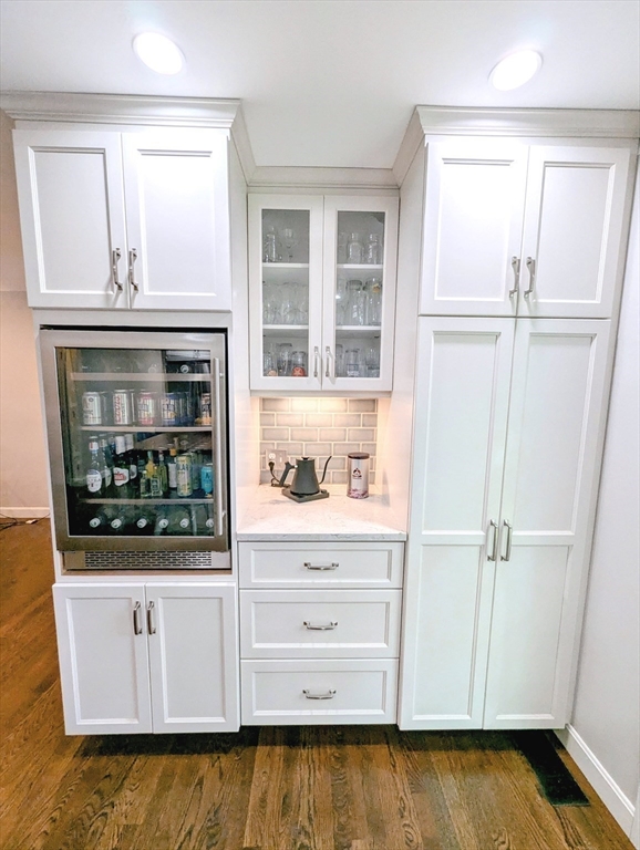 Franklin, Massachusetts 02038, United States, 4 Bedrooms Bedrooms, ,3 BathroomsBathrooms,Residential,Pending,202597