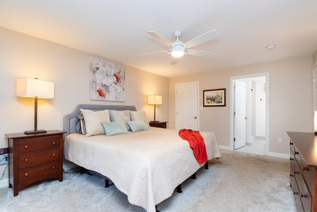 Franklin, Massachusetts 02038, United States, 4 Bedrooms Bedrooms, ,3 BathroomsBathrooms,Residential,Pending,202597