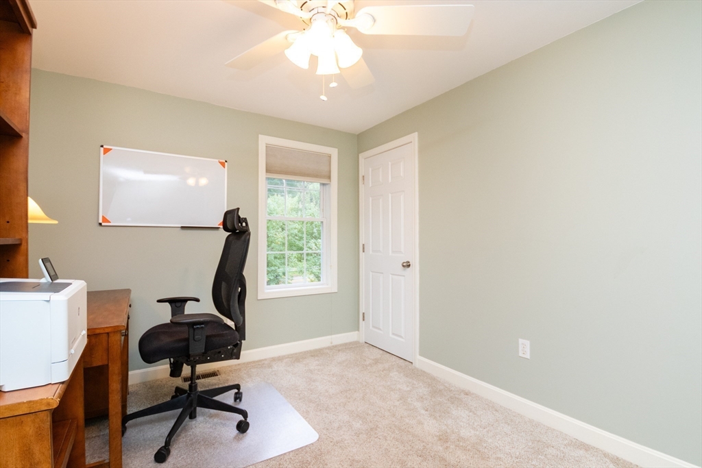 Franklin, Massachusetts 02038, United States, 4 Bedrooms Bedrooms, ,3 BathroomsBathrooms,Residential,Pending,202597