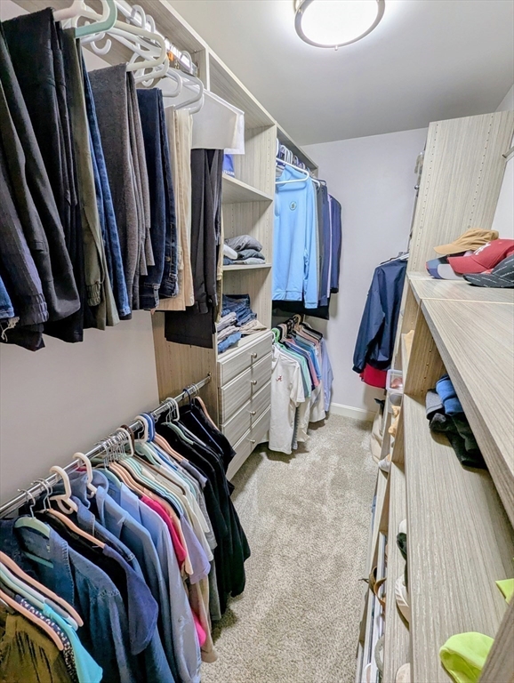 Franklin, Massachusetts 02038, United States, 4 Bedrooms Bedrooms, ,3 BathroomsBathrooms,Residential,Pending,202597