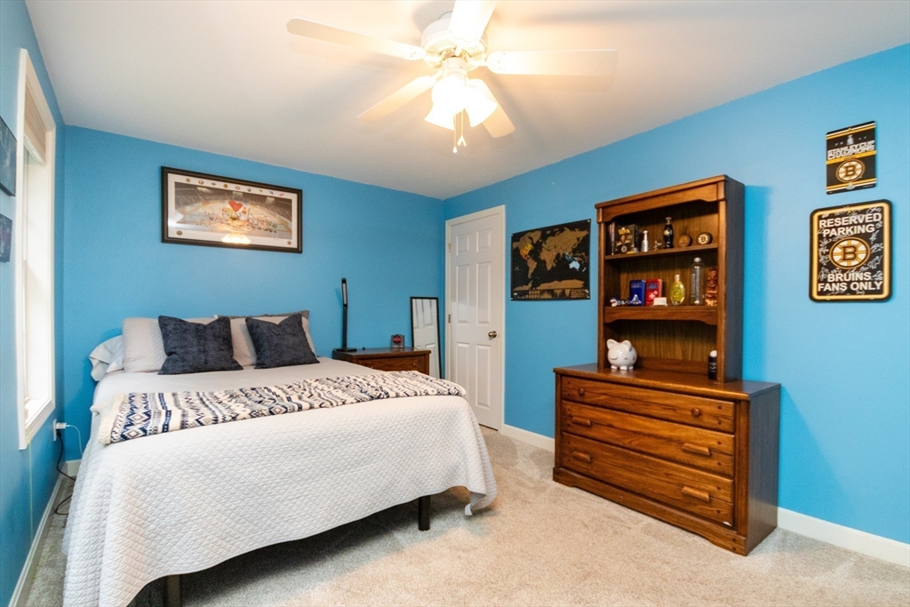 Franklin, Massachusetts 02038, United States, 4 Bedrooms Bedrooms, ,3 BathroomsBathrooms,Residential,Pending,202597