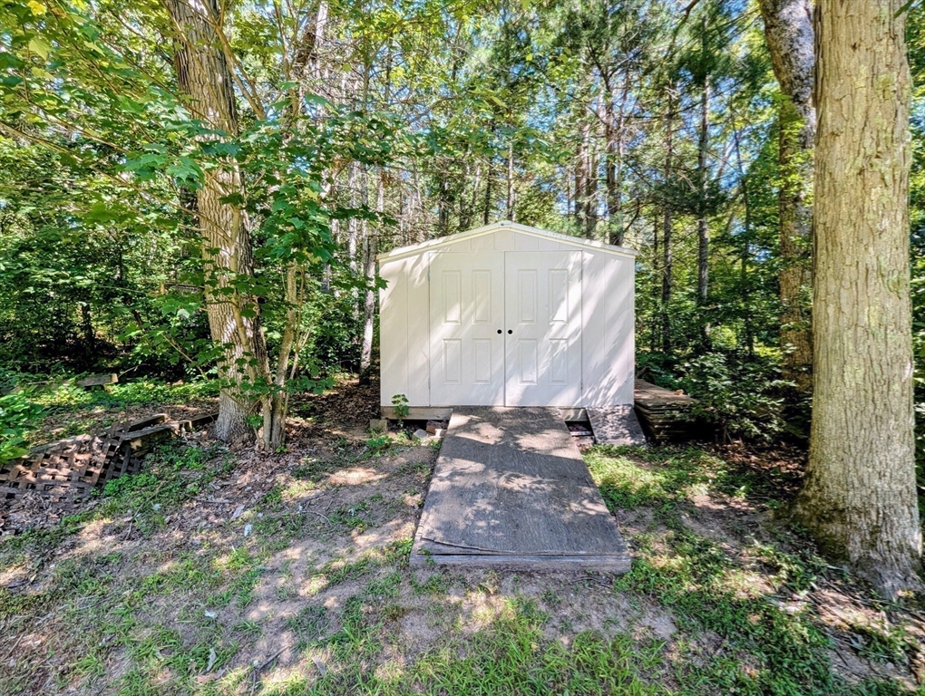 Franklin, Massachusetts 02038, United States, 4 Bedrooms Bedrooms, ,3 BathroomsBathrooms,Residential,Pending,202597