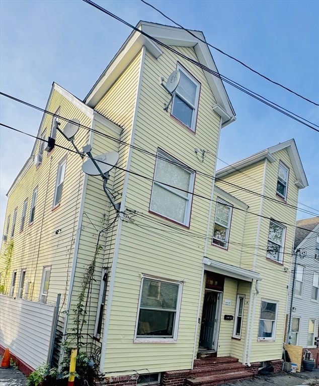 Photo 1 of 10 — 39 Groves Ave, Lowell, MA 01852