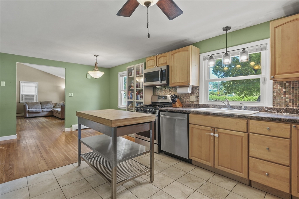 32 Stearns Ave