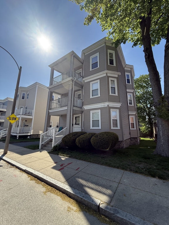 33 Newburg St 3
