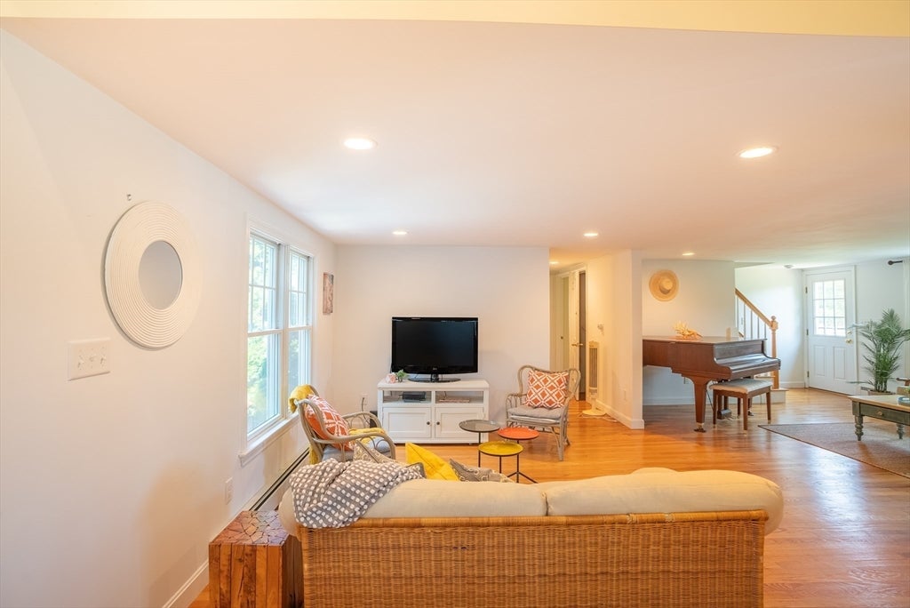 1 Bayberry Rd, Yarmouth, MA Photo #9