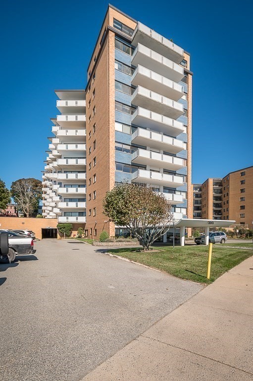 300 Lynn Shore Dr 1006