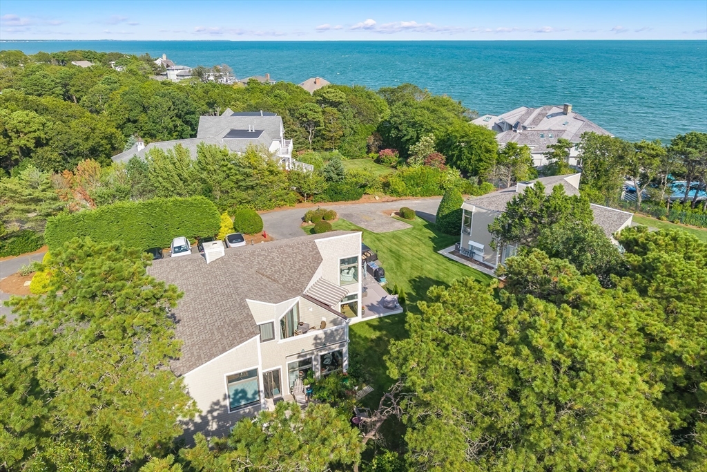 90 Shore Dr W 16D