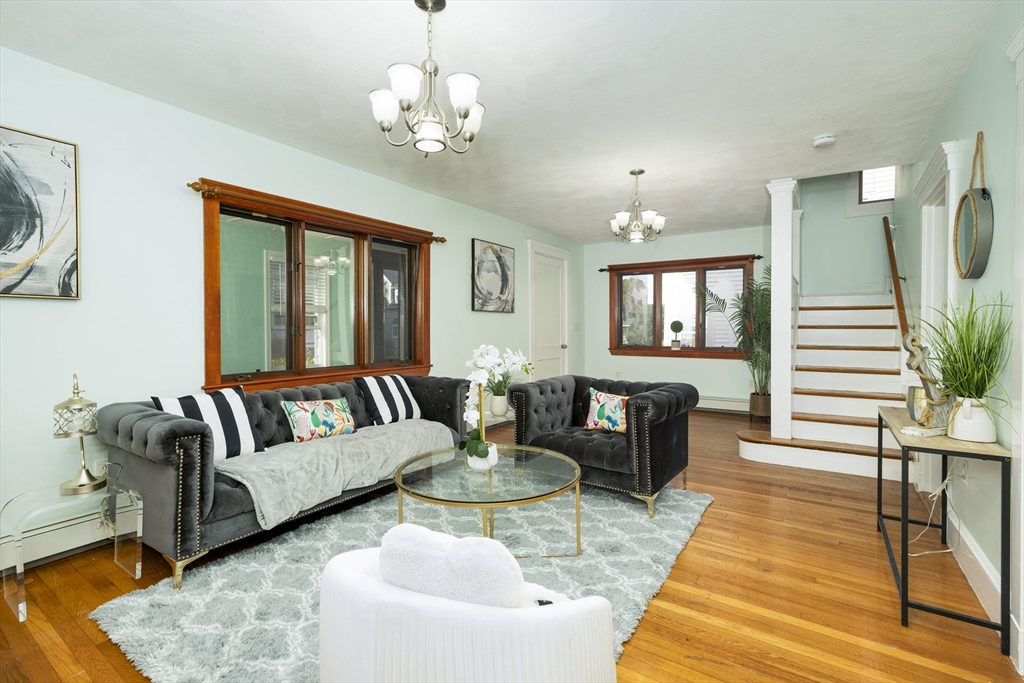 43 Ellington Rd
