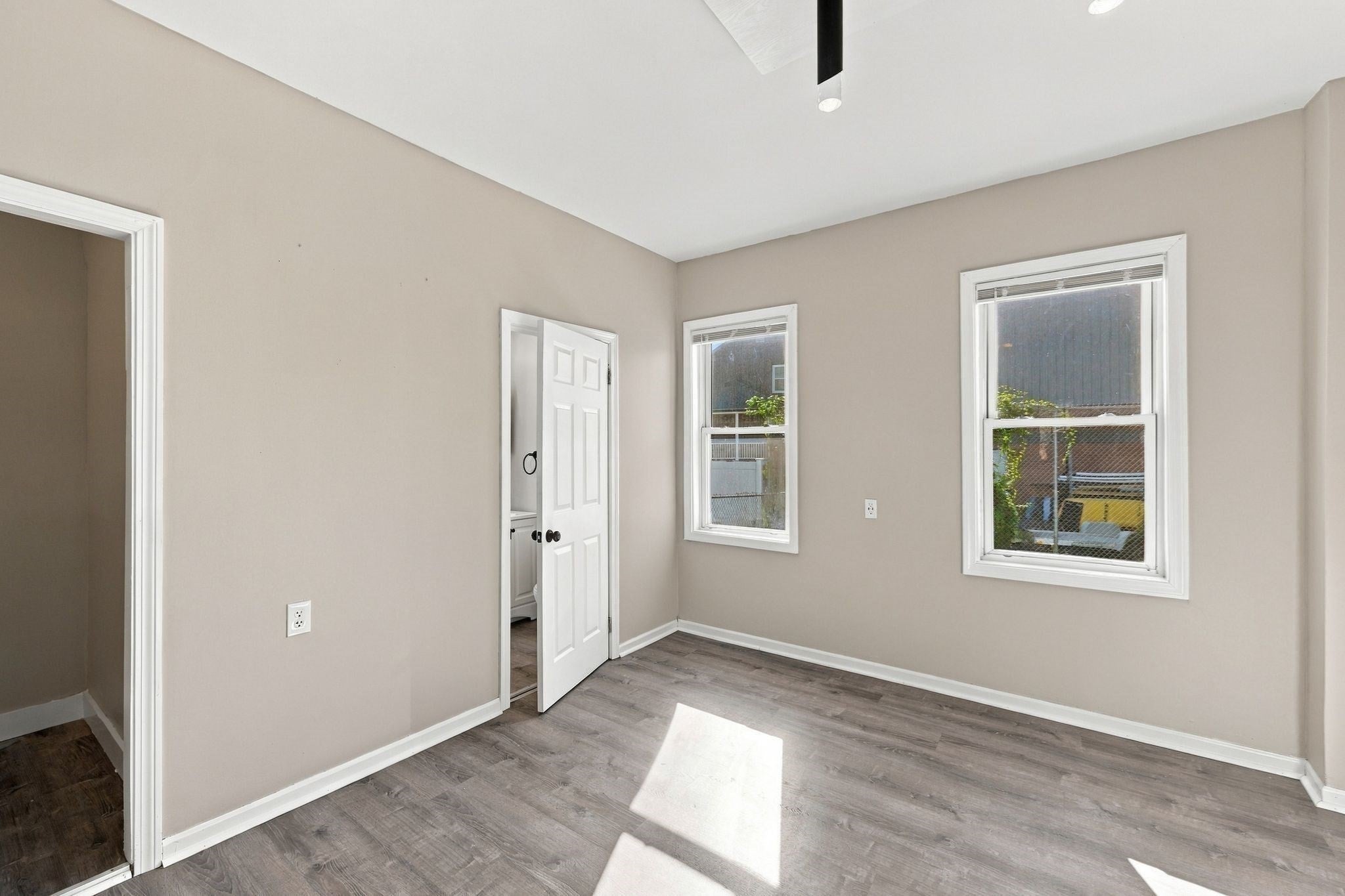 19 Lowell Ave, West Springfield, MA Photo #12