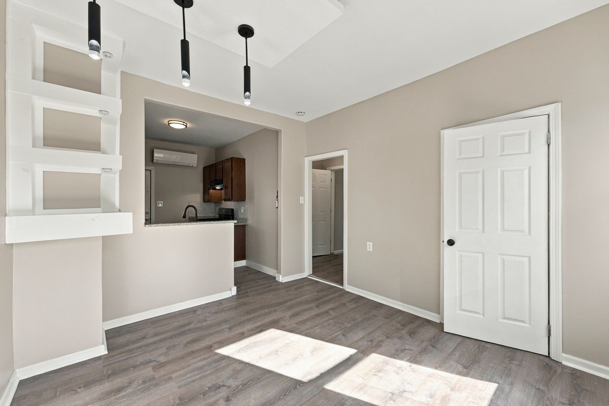 19 Lowell Ave, West Springfield, MA Photo #6