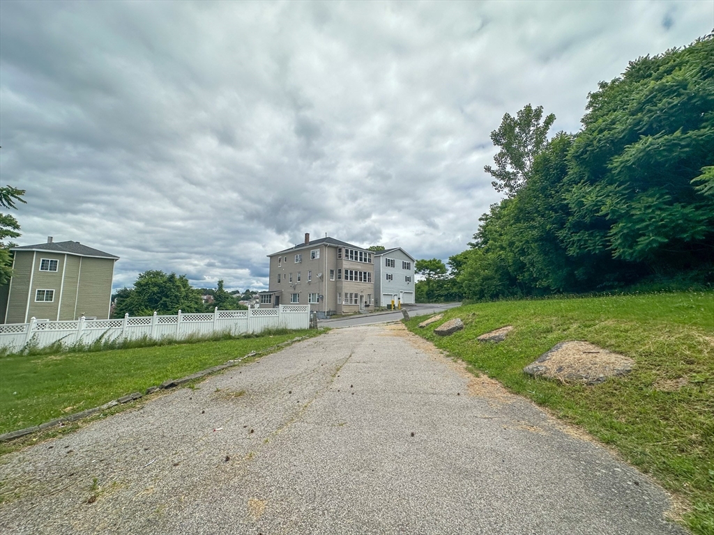 20 Groton Pl