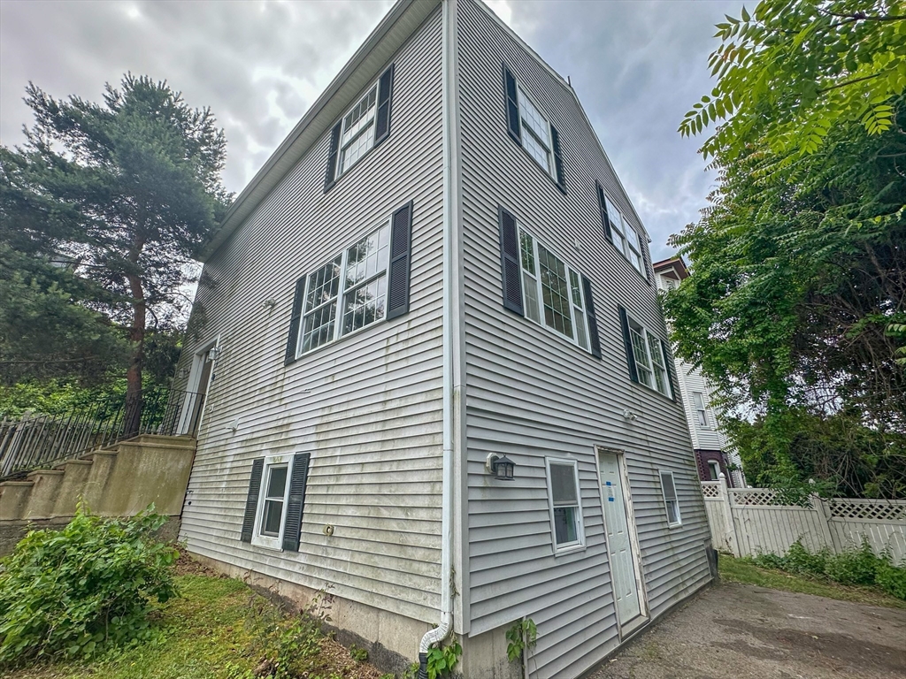 20 Groton Pl