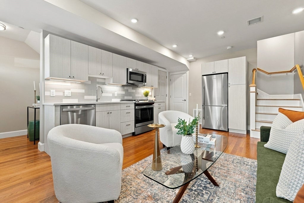 89 Prescott St B
