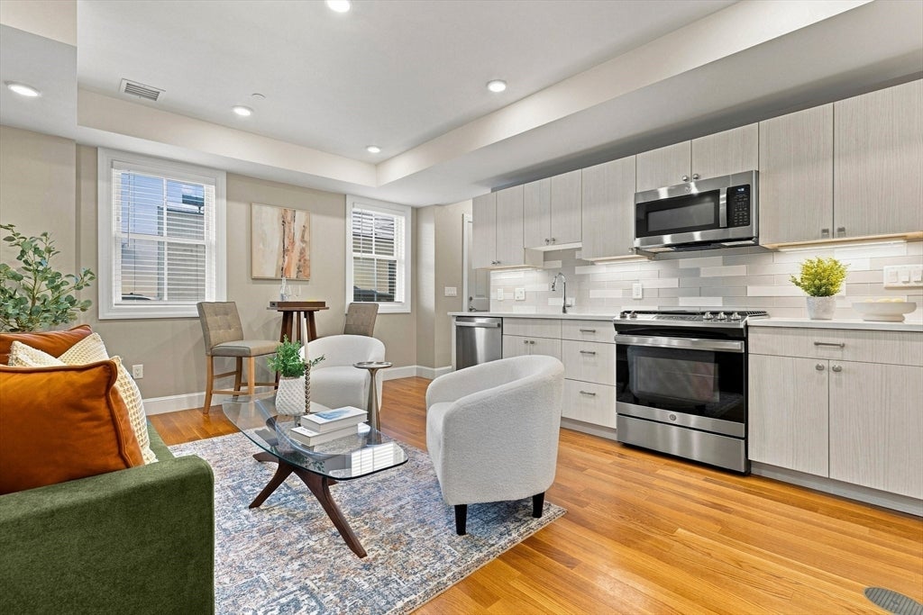 89 Prescott St B
