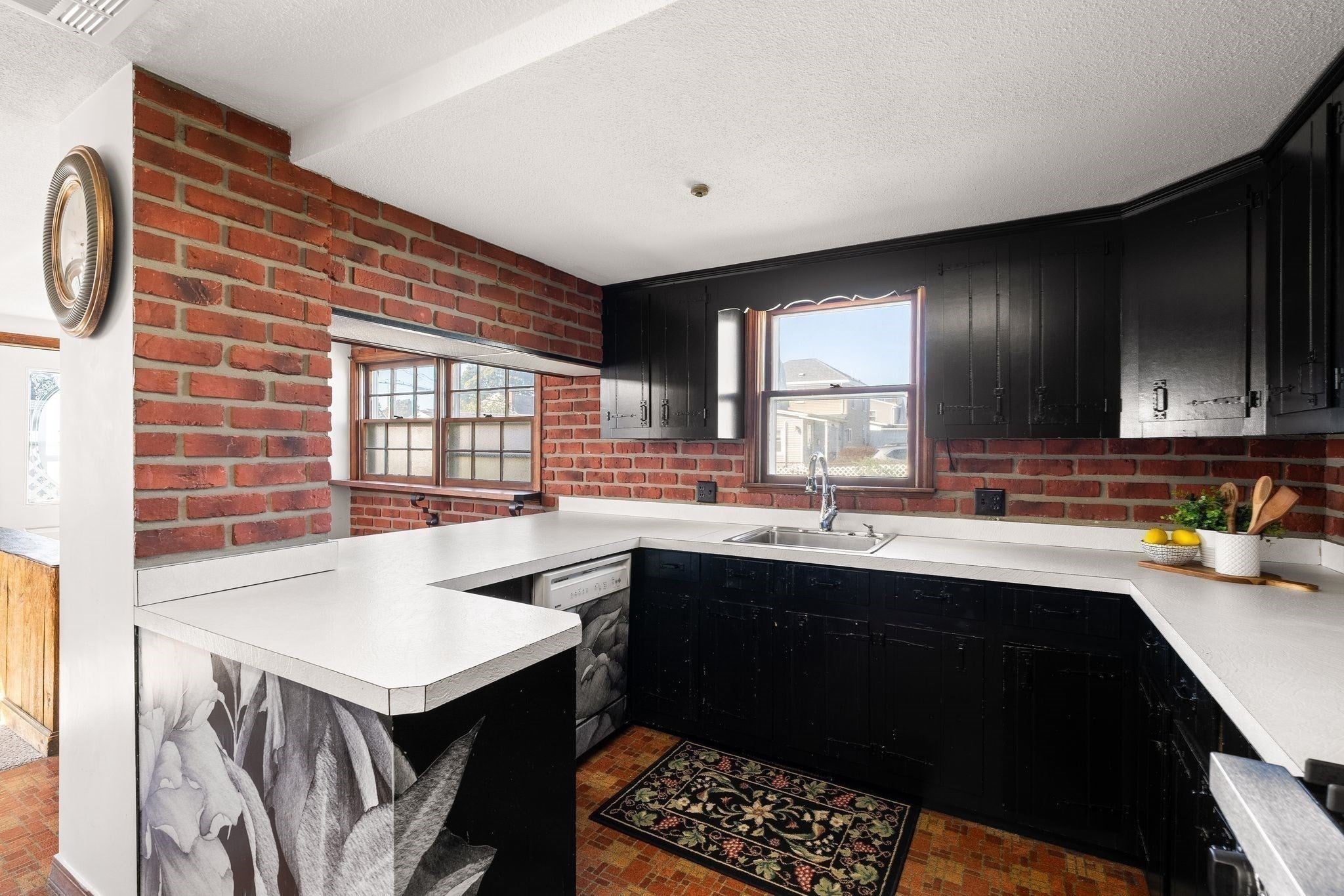 25 Macy St, Quincy, MA Photo #9