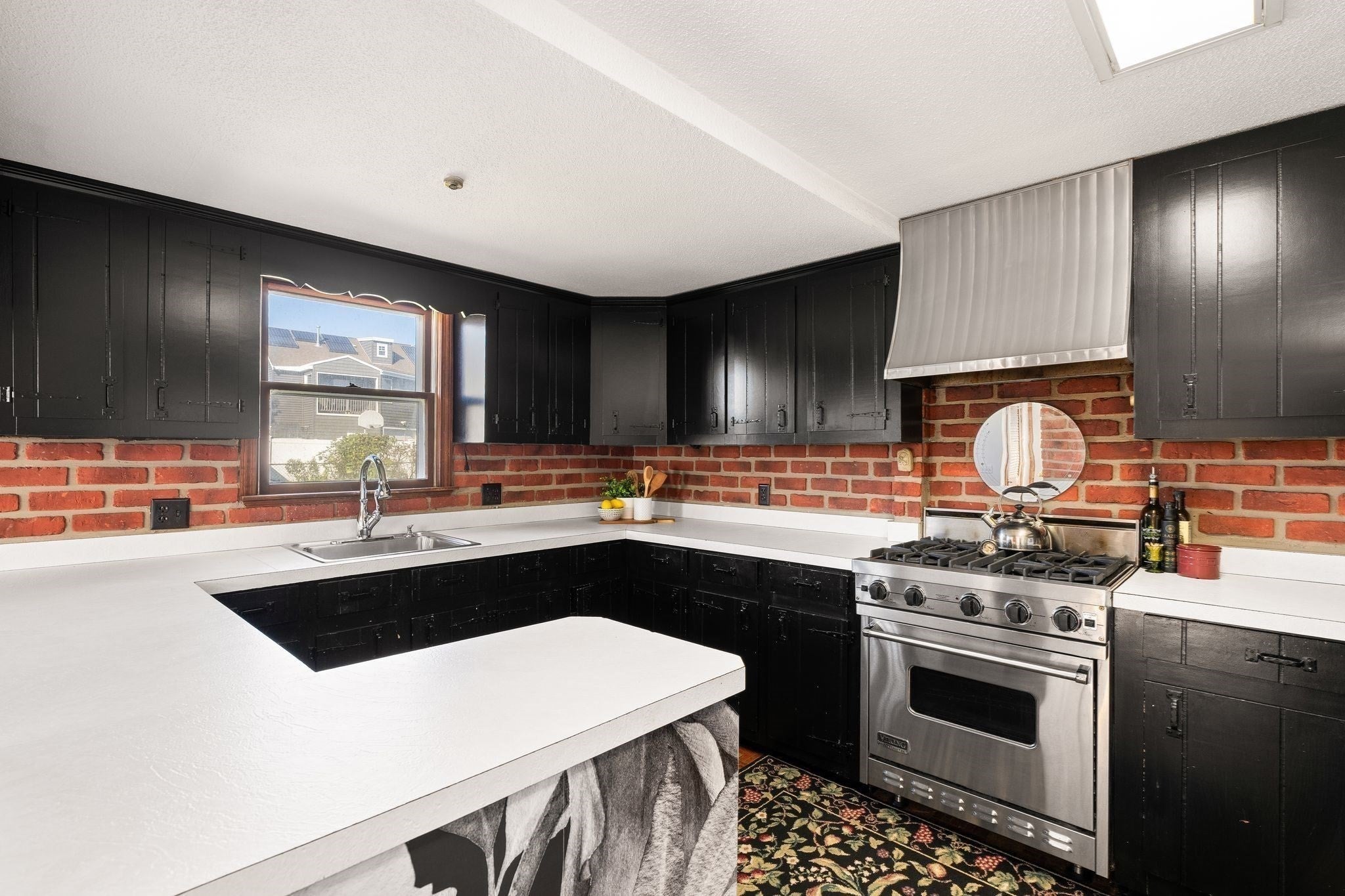 25 Macy St, Quincy, MA Photo #10
