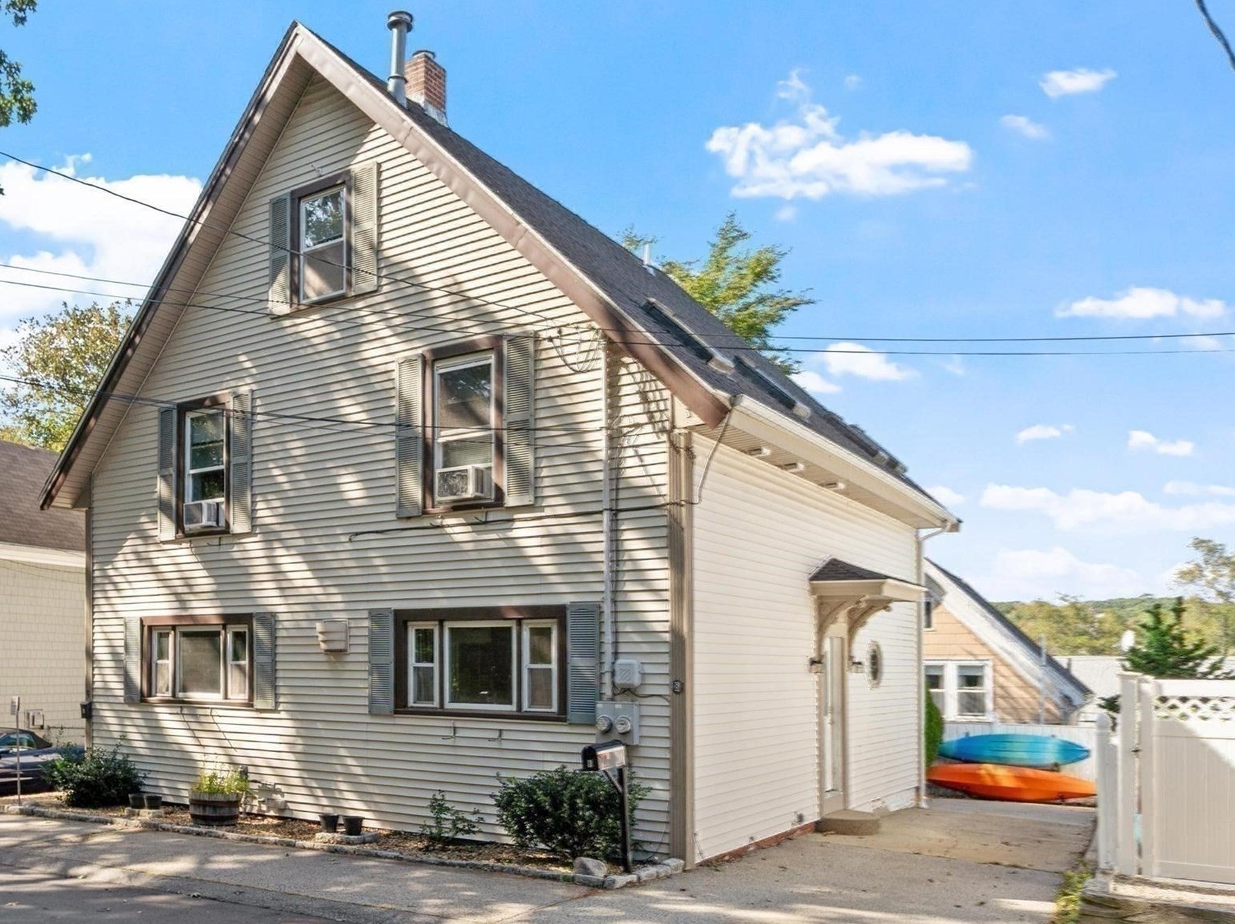 Click for 8 Brightside Ave #1, Gloucester, MA slideshow Click for 8 Brightside Ave #1, Gloucester, MA slideshow