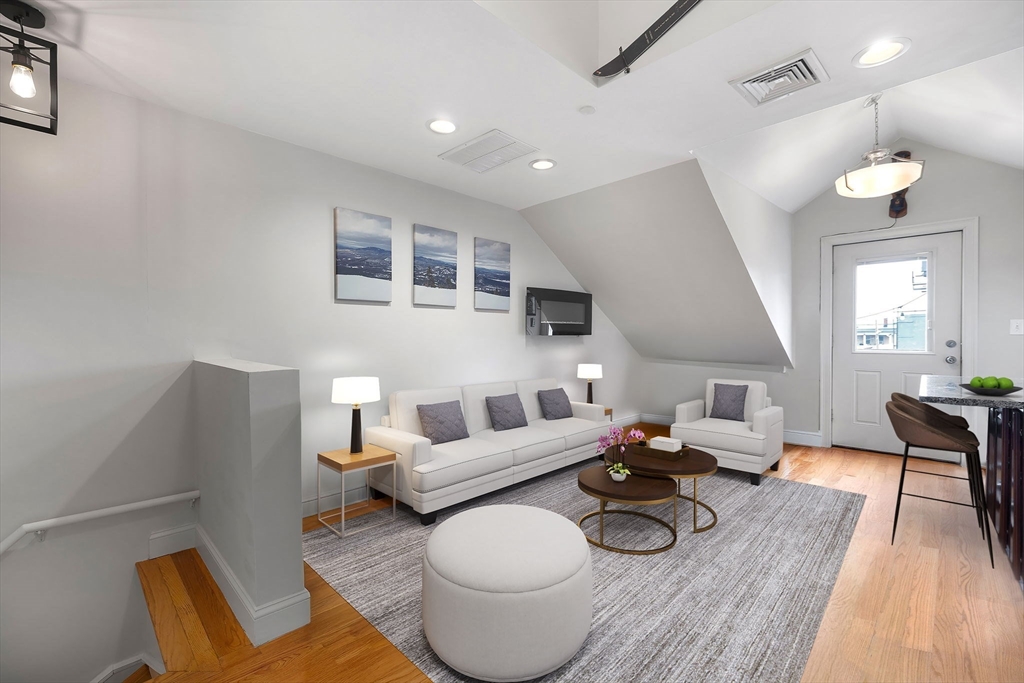 110 Chelsea St 3