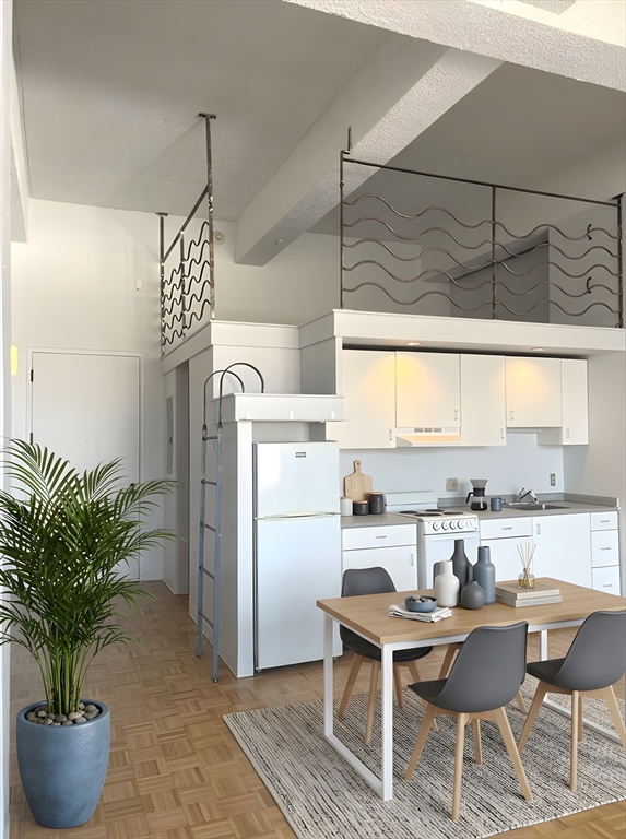 61 Brookline Avenue 308