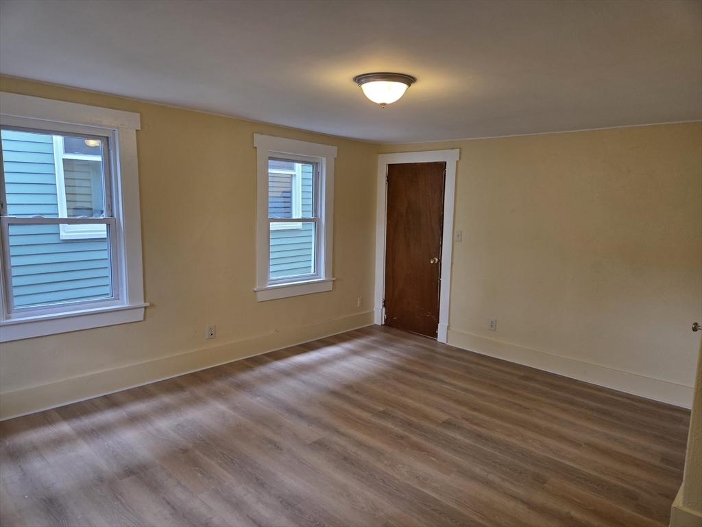 Cambridge, Massachusetts 02139, United States, 3 Bedrooms Bedrooms, ,1 BathroomBathrooms,Residential,Active,210103