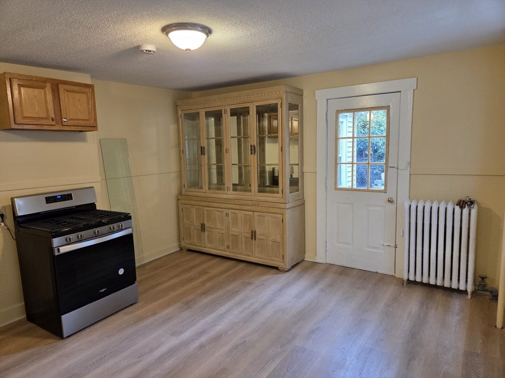 Cambridge, Massachusetts 02139, United States, 3 Bedrooms Bedrooms, ,1 BathroomBathrooms,Residential,Active,210103