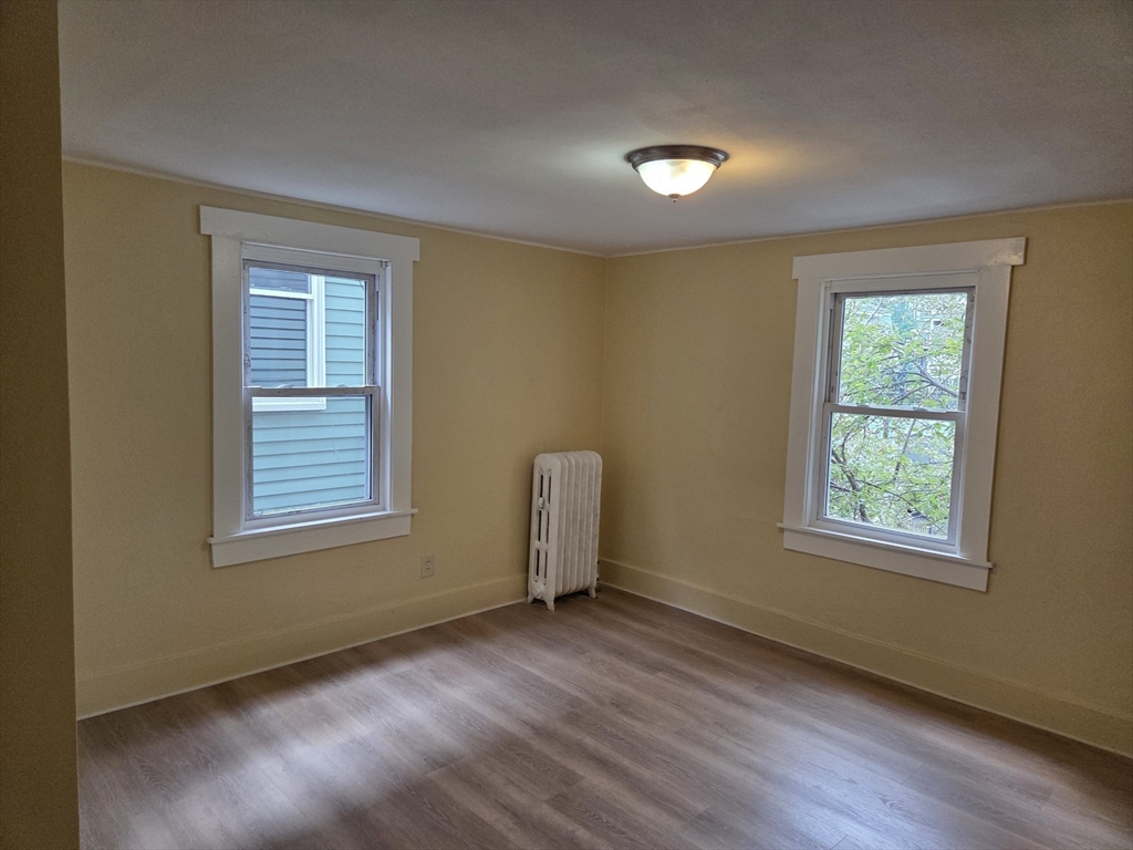 Cambridge, Massachusetts 02139, United States, 3 Bedrooms Bedrooms, ,1 BathroomBathrooms,Residential,Active,210103