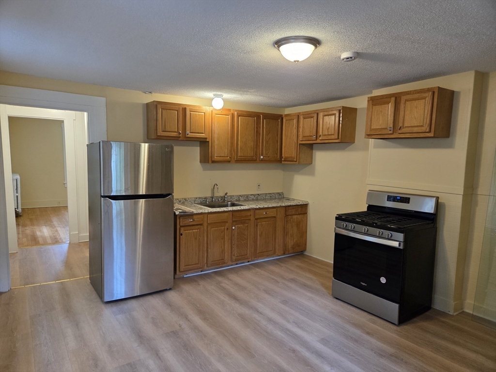 Cambridge, Massachusetts 02139, United States, 3 Bedrooms Bedrooms, ,1 BathroomBathrooms,Residential,Active,210103