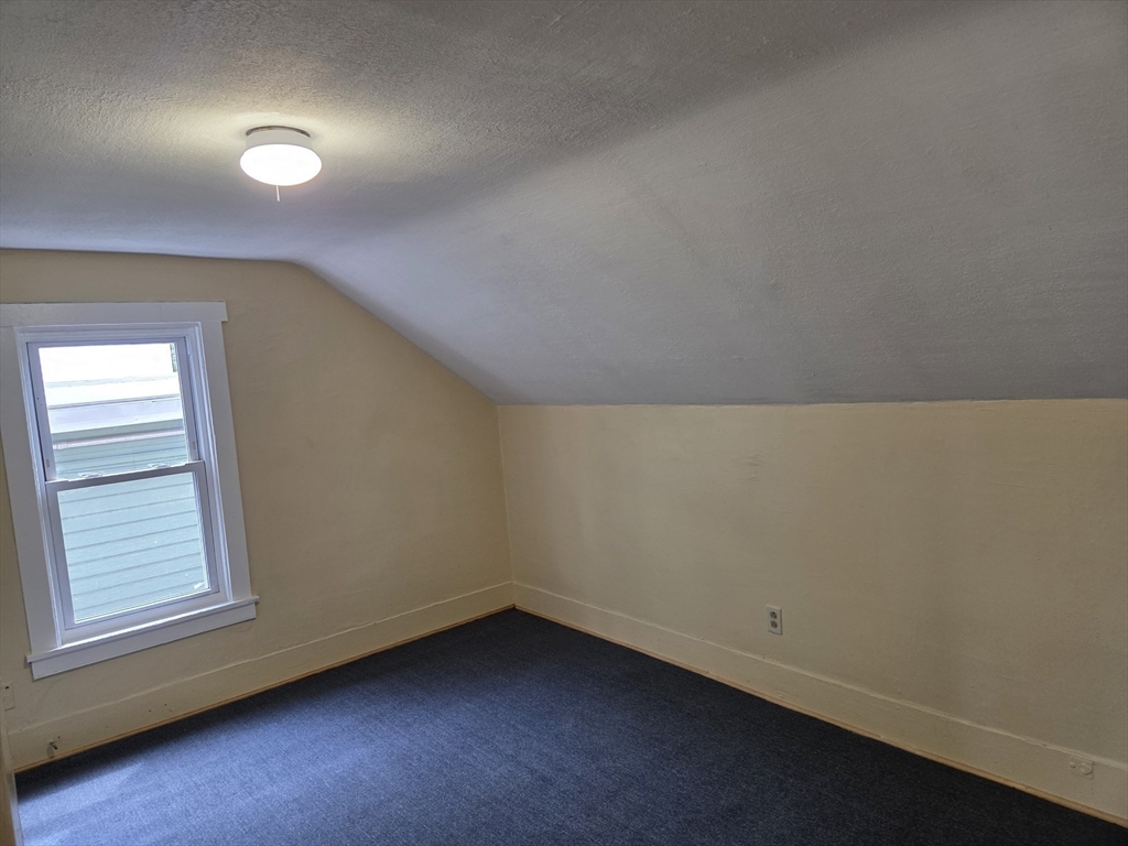 Cambridge, Massachusetts 02139, United States, 3 Bedrooms Bedrooms, ,1 BathroomBathrooms,Residential,Active,210103