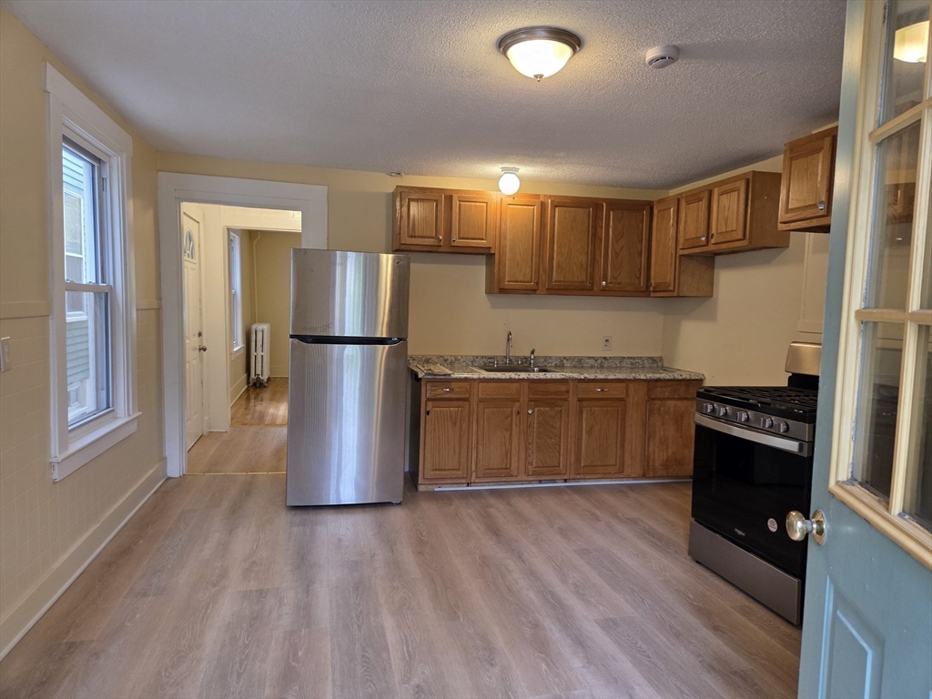 Cambridge, Massachusetts 02139, United States, 3 Bedrooms Bedrooms, ,1 BathroomBathrooms,Residential,Active,210103