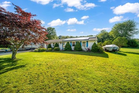 35 Lazywood Lane Swansea MA 02777