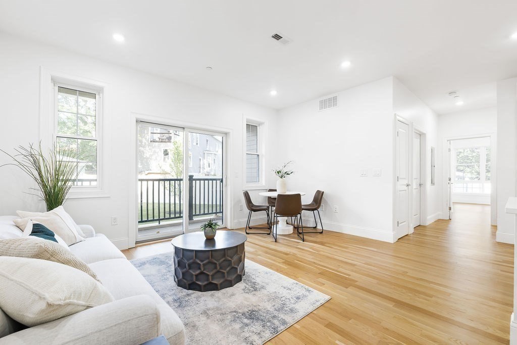 272 Lincoln Street 102