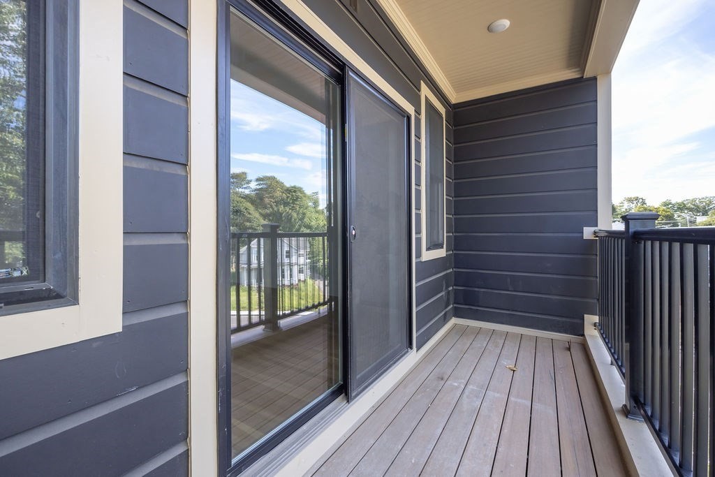 272 Lincoln Street 102