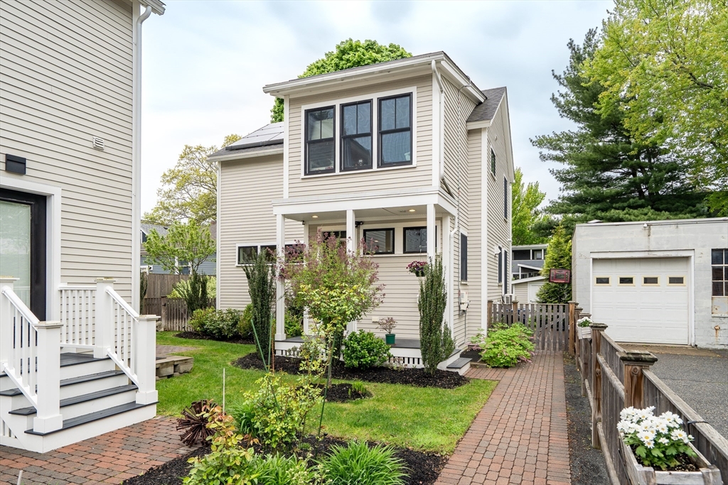 Photo of 16 Jackson PL, Cambridge, MA