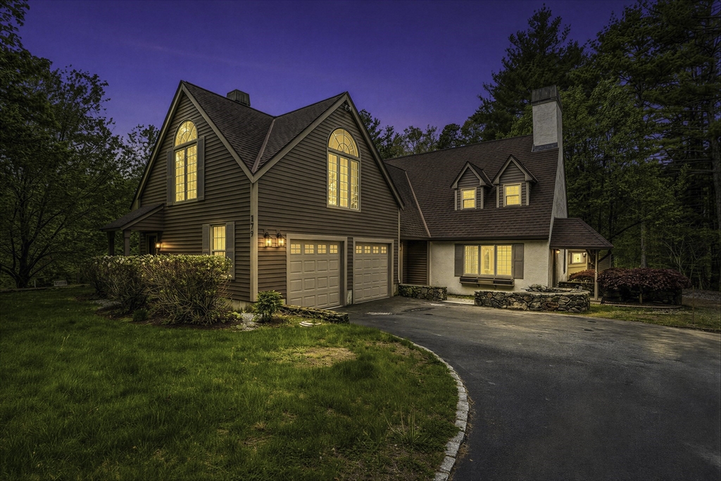 Photo of 179 South St, Upton, MA