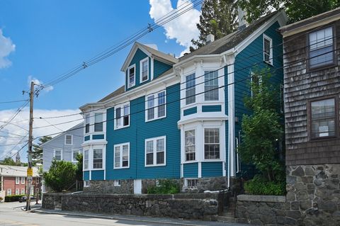 148-150 Pleasant St 2 Marblehead MA 01945