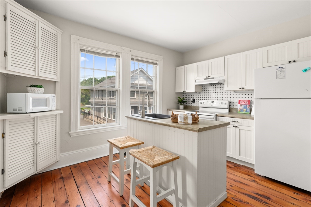 148-150 Pleasant St 2
