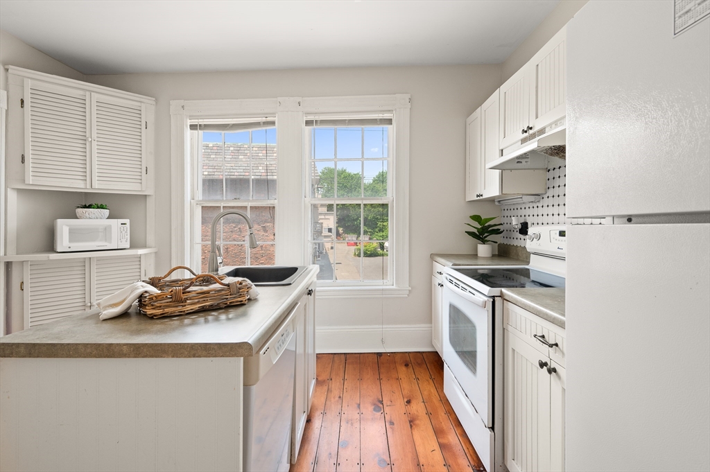 148-150 Pleasant St 2