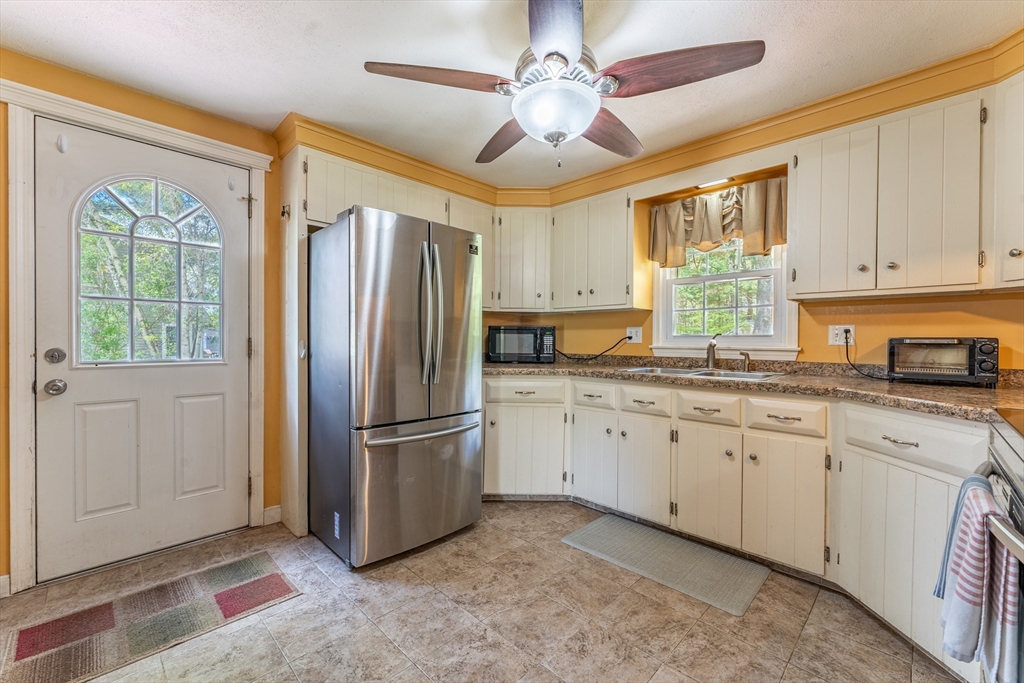 34 Oakhill Ave, Attleboro, MA Photo #6
