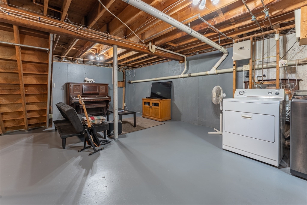34 Oakhill Ave, Attleboro, MA Photo #22