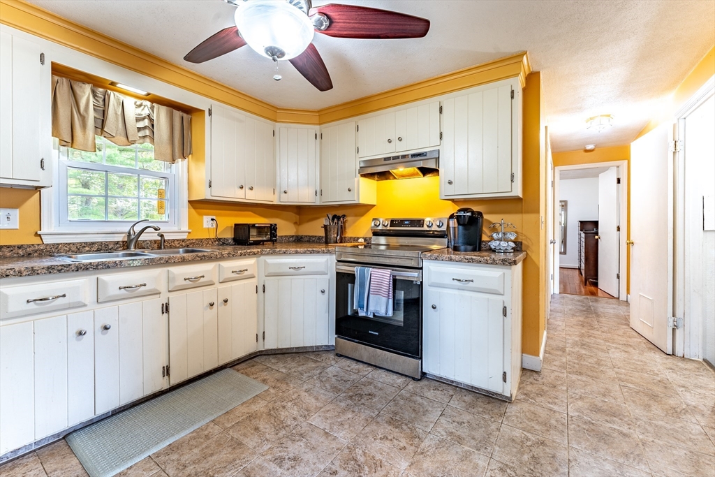 34 Oakhill Ave, Attleboro, MA Photo #5