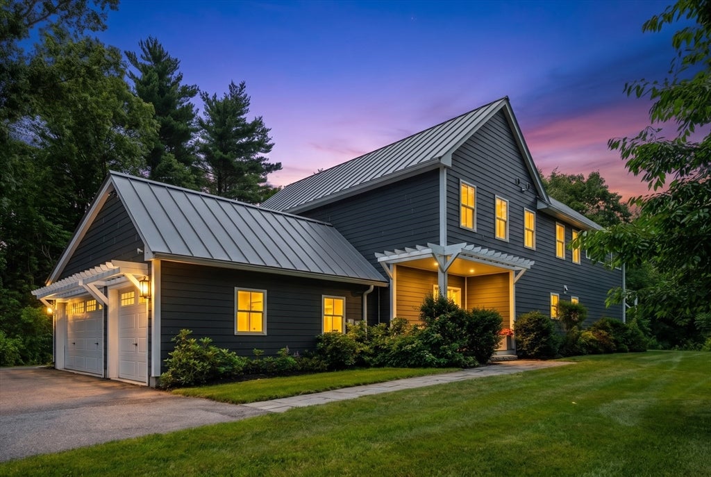 Photo of 151 Hillside St, Rowley, MA