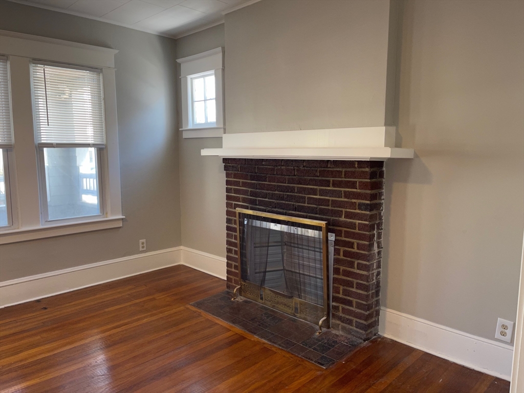 910-912 Belmont Ave