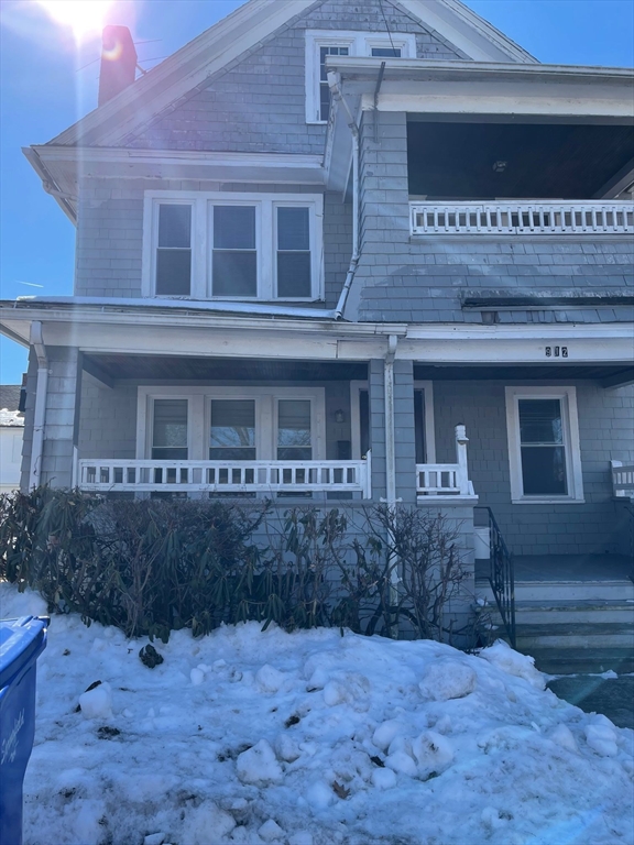 910-912 Belmont Ave