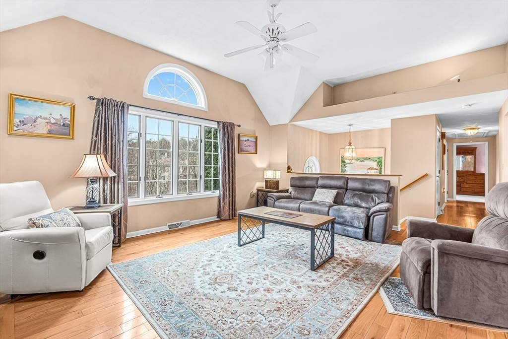 71 Hammersmith Dr