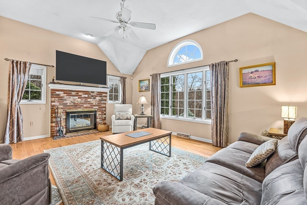 71 Hammersmith Dr