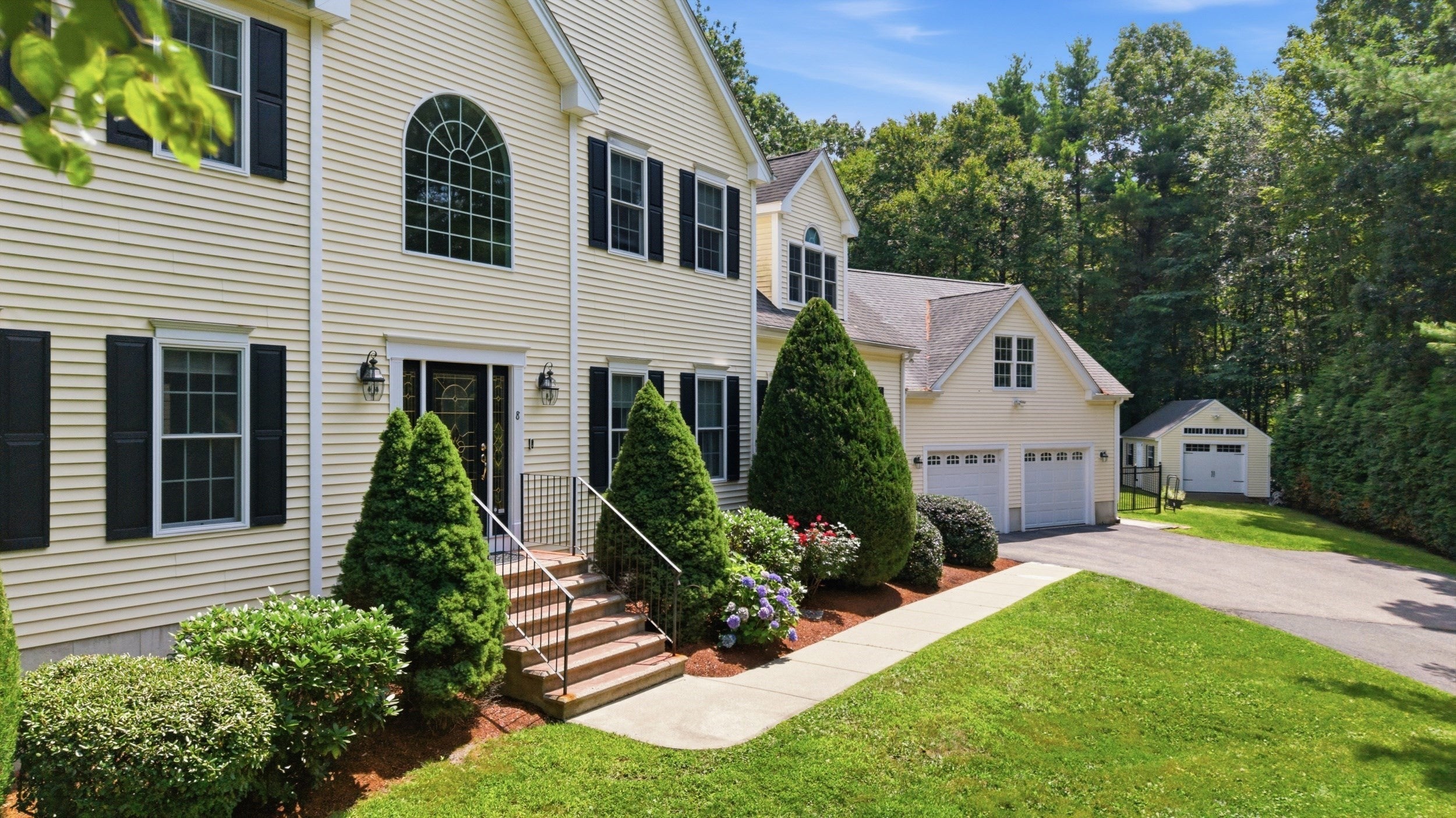 8 Karen Ln, Milford MA 01757