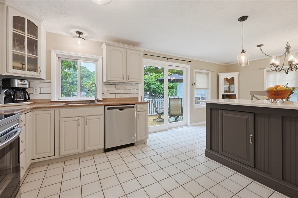 41 Myrtle St, Rockland, MA Photo #10