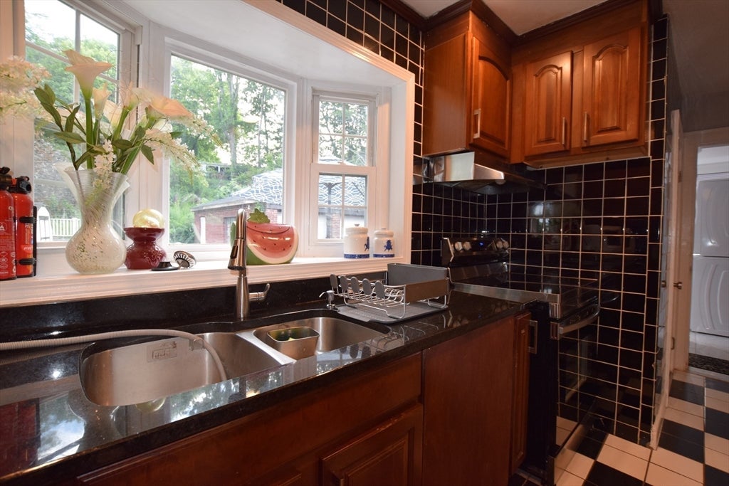 1103 Morton St, Boston, MA Photo #16